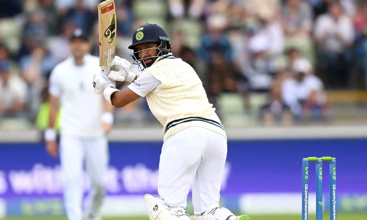 നിലയുറപ്പിച്ച് പുജാരയും പന്തും: ഇന്ത്യക്ക് മികച്ച ലീഡ്