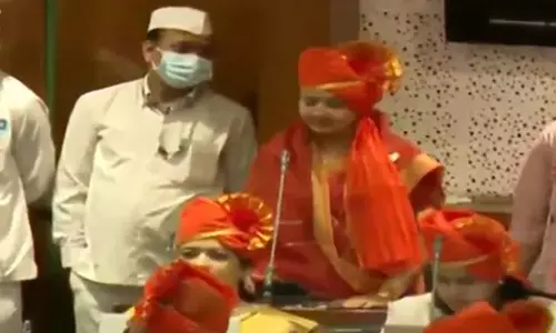 ഇ.ഡി, ഇ.ഡി... മഹാരാഷ്ട്ര നിയമസഭയില് വിമത എം.എല്.എയ്ക്ക് പരിഹാസം ഇ.ഡി, ഇ.ഡി... മഹാരാഷ്ട്ര നിയമസഭയില് വിമത എം.എല്.എയ്ക്ക് പരിഹാസം