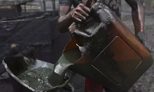 ഒന്നു നിർത്തിയാൽ ക്രൂഡോയിൽ വില ബാരലിന് 380 ഡോളർ വരെ; റഷ്യ പണി തരുമോ?