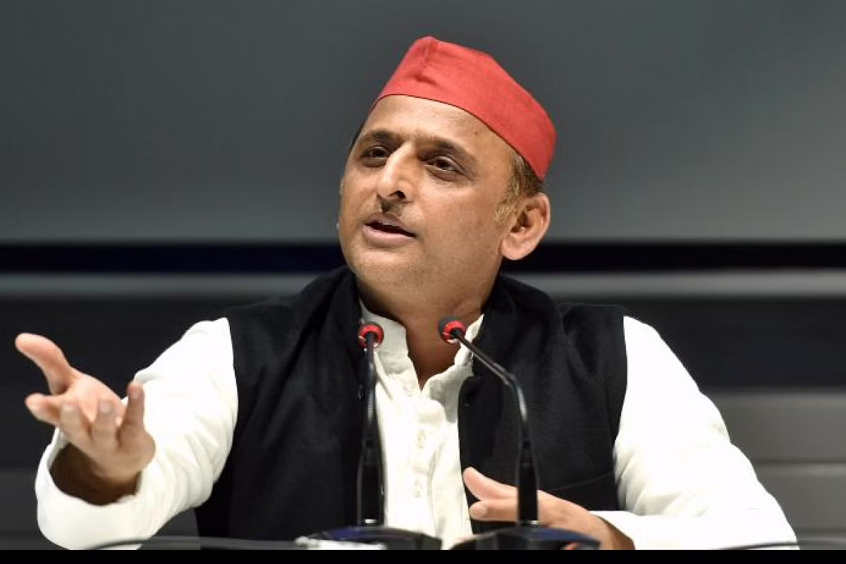 പാര്‍ട്ടിയുടെ  മുഴുവന്‍ ഘടകങ്ങളും പിരിച്ചു വിട്ട് സമാജ് വാദി പാര്‍ട്ടി അധ്യക്ഷന്‍ അഖിലേഷ് യാദവ്