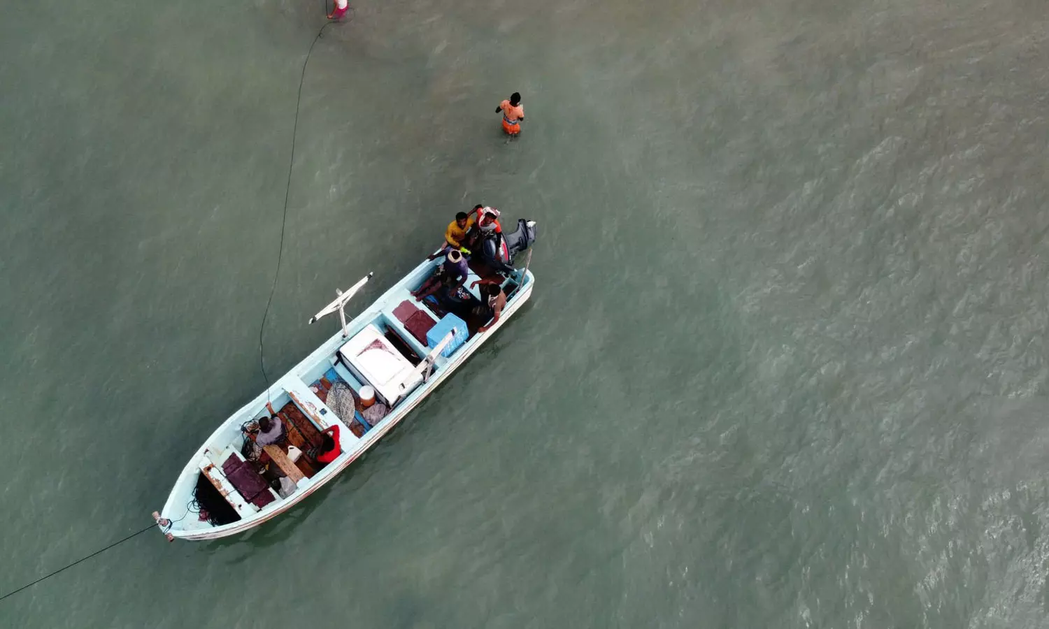 കടലിൽ നീന്തുന്നതിനിടെ സ്രാവിന്റെ ആക്രമണം; രണ്ട് സ്ത്രീകൾ കൊല്ലപ്പെട്ടു കടലിൽ നീന്തുന്നതിനിടെ സ്രാവിന്റെ ആക്രമണം; രണ്ട് സ്ത്രീകൾ കൊല്ലപ്പെട്ടു