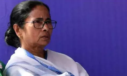 മമതയുടെ സ്വകാര്യവസതിയിലേക്ക് അതിക്രമിച്ചു കയറിയ ആൾ അറസ്റ്റിൽ മമതയുടെ സ്വകാര്യവസതിയിലേക്ക് അതിക്രമിച്ചു കയറിയ ആൾ അറസ്റ്റിൽ