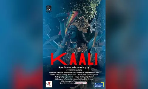 സിഗരറ്റ് വലിക്കുന്ന കാളി; ലീന മണിമേഖലയെ അറസ്റ്റ് ചെയ്യണമെന്ന് ആവശ്യം