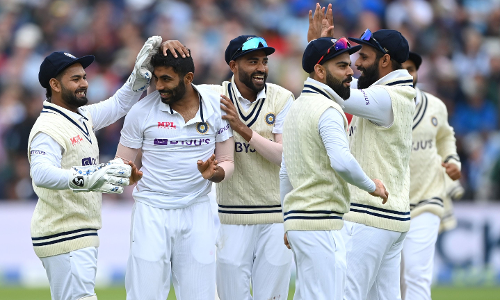 സമ്മര്‍ദങ്ങളില്ലാതെ ക്യാപ്റ്റന്‍; ബാറ്റിങ് വെടിക്കെട്ടിന് പിന്നാലെ വിക്കറ്റ് വേട്ടയിലും റെക്കോര്‍ഡ് നേട്ടം