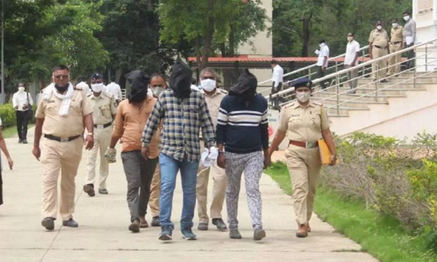 അമരാവതി കൊലപാതകം; കൊലയാളികൾക്ക് പ്രതിഫലമായി ലഭിച്ചത് ബൈക്കും 10,000 രൂപയും അമരാവതി കൊലപാതകം; കൊലയാളികൾക്ക് പ്രതിഫലമായി ലഭിച്ചത് ബൈക്കും 10,000 രൂപയും