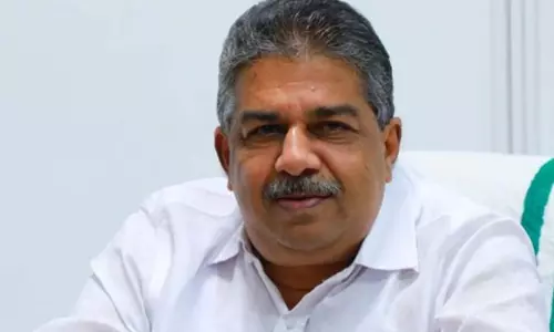 ജനങ്ങളെ കൊള്ളയടിക്കാൻ പറ്റിയ മനോഹരമായ ഭരണഘടനയാണ് ഇന്ത്യയുടേത്; വിവാദ പരാമര്‍ശവുമായി മന്ത്രി സജി ചെറിയാൻ