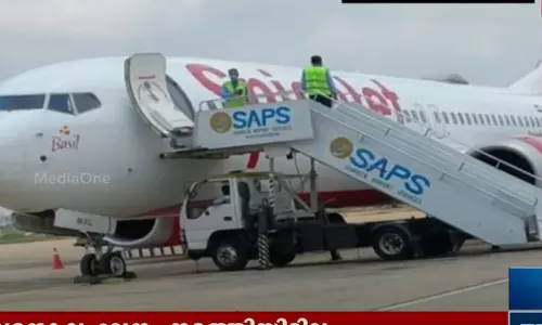 ഡൽഹിയിൽനിന്ന് ദുബായിലേക്കുള്ള വിമാനം അടിയന്തരമായി പാകിസ്താനിലിറക്കി