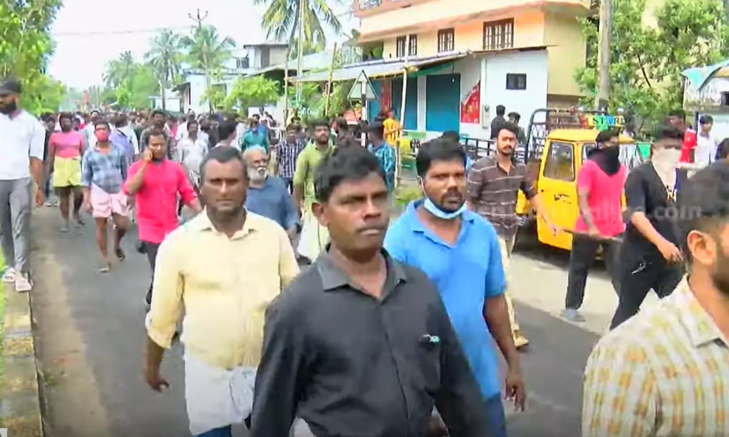 ആവിക്കൽ തോട് സമരം; സർക്കാരിന്റെ തീവ്രവാദ ചാപ്പയെ പ്രതിരോധിക്കുമെന്ന് ജനകീയ സമരസമിതി ആവിക്കൽ തോട് സമരം; സർക്കാരിന്റെ തീവ്രവാദ ചാപ്പയെ പ്രതിരോധിക്കുമെന്ന് ജനകീയ സമരസമിതി