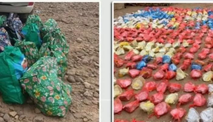 ഒമാനില് വന് മയക്കുമരുന്ന് വേട്ട; 950 ഓളം ഖാത്ത് പൊതികള് പിടിച്ചെടുത്തു ഒമാനില് വന് മയക്കുമരുന്ന് വേട്ട; 950 ഓളം ഖാത്ത് പൊതികള് പിടിച്ചെടുത്തു