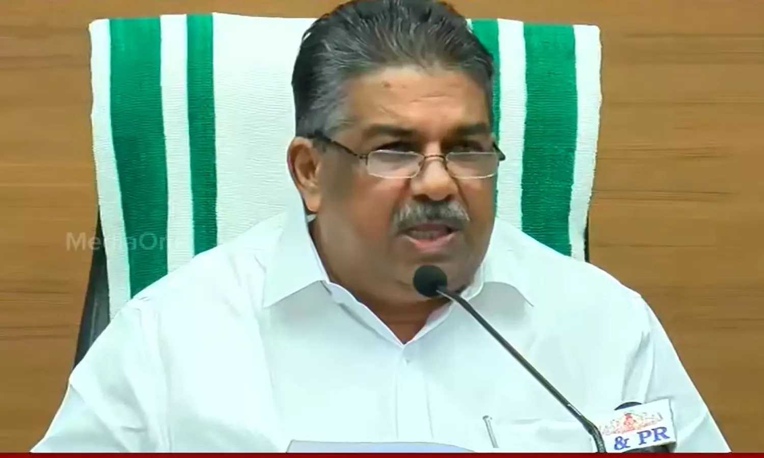 എന്റെ ഭാഷയിലും ശൈലിയിലുമാണ് അന്ന് പ്രസംഗിച്ചത്- രാജി സമയത്തും പരാമർശത്തിൽ ഖേദം പ്രകടിപ്പിക്കാതെ സജി ചെറിയാൻ എന്റെ ഭാഷയിലും ശൈലിയിലുമാണ് അന്ന് പ്രസംഗിച്ചത്- രാജി സമയത്തും പരാമർശത്തിൽ ഖേദം പ്രകടിപ്പിക്കാതെ സജി ചെറിയാൻ