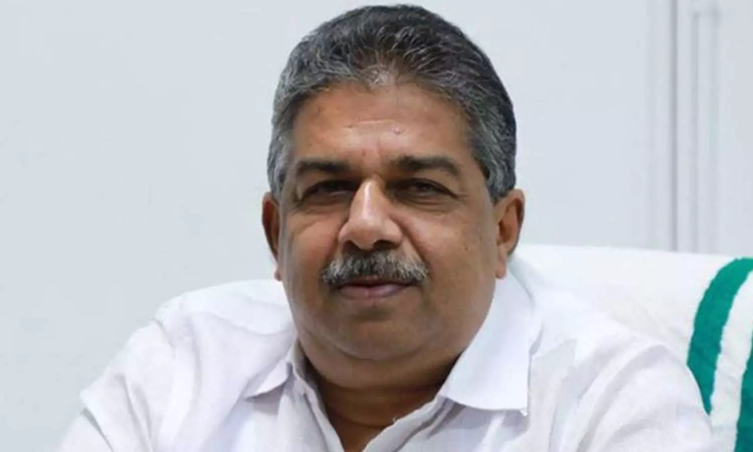 ദേശീയ ചിഹ്നങ്ങളെയും പ്രതീകങ്ങളെയും അപമാനിച്ചു; സജി ചെറിയാനെതിരെ കേസെടുത്തു ദേശീയ ചിഹ്നങ്ങളെയും പ്രതീകങ്ങളെയും അപമാനിച്ചു; സജി ചെറിയാനെതിരെ കേസെടുത്തു