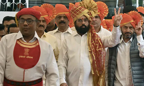 മഹാരാഷ്ട്ര മന്ത്രിസഭയില് ധാരണ: ബി.ജെ.പിക്ക് 25 മന്ത്രിമാര്, ഷിന്ഡേ പക്ഷത്തുനിന്ന് 13 പേര് മഹാരാഷ്ട്ര മന്ത്രിസഭയില് ധാരണ: ബി.ജെ.പിക്ക് 25 മന്ത്രിമാര്, ഷിന്ഡേ പക്ഷത്തുനിന്ന് 13 പേര്