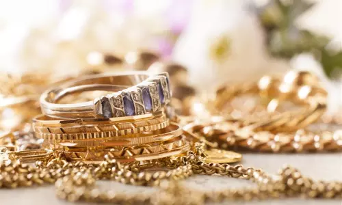 വ്യാജ സ്വര്ണാഭരണങ്ങള് വില്ക്കാന് ശ്രമിച്ച പാകിസ്ഥാന് സ്വദേശികള് മക്കയില് പിടിയില് വ്യാജ സ്വര്ണാഭരണങ്ങള് വില്ക്കാന് ശ്രമിച്ച പാകിസ്ഥാന് സ്വദേശികള് മക്കയില് പിടിയില്