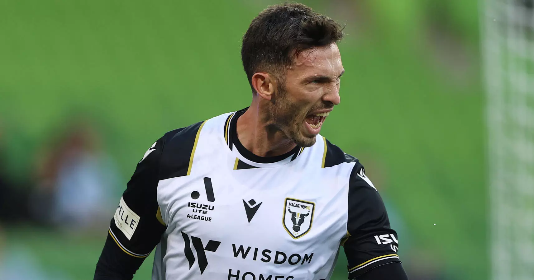 ആകാംക്ഷയുടെ കെട്ടുപൊട്ടിച്ചു; ഗ്രീക്ക്-ഓസീസ് സ്‌ട്രൈക്കർ ബ്ലാസ്‌റ്റേഴ്‌സിൽ