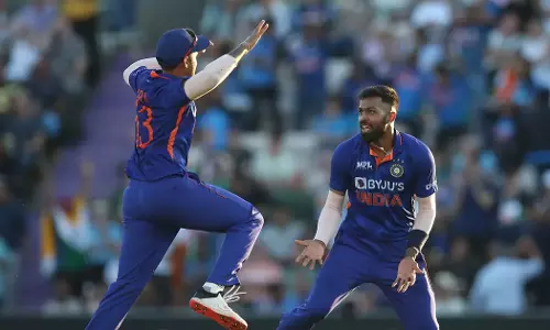 ഇന്ത്യ 12 താരങ്ങളുമായാണ് കളിച്ചത്; ഹർദിക് പാണ്ഡ്യയുടെ പ്രകടനത്തിൽ മുൻ പാക് കോച്ച്