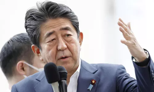 ജപ്പാൻ മുൻ പ്രധാനമന്ത്രി ഷിൻസോ ആബെയ്ക്ക് വെടിയേറ്റു