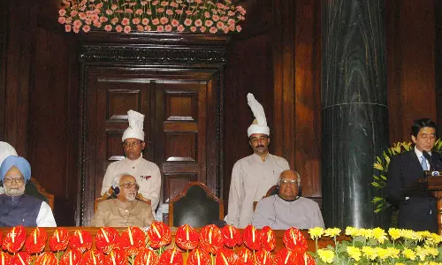 നെഹ്‌റു മുതൽ പത്മവിഭൂഷൺ വരെ-ആബെ എന്ന ഇന്ത്യയുടെ ഉറ്റസുഹൃത്ത്‌