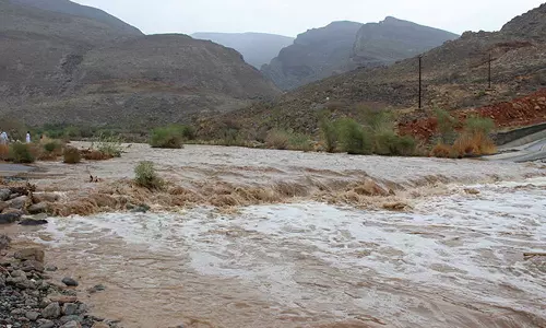 കനത്ത മഴയെതുടർന്ന് ഒമാനിൽ വിവിധ വാദികളിൽ അകപ്പെട്ട് മൂന്ന് കുട്ടികൾ മരിച്ചു