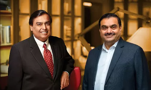 5ജി സ്‌പെക്ട്രം ലേലത്തിൽ അംബാനിയും അദാനിയും നേർക്കുനേർ; വമ്പൻ ആരെന്ന് 26 ന് അറിയാം