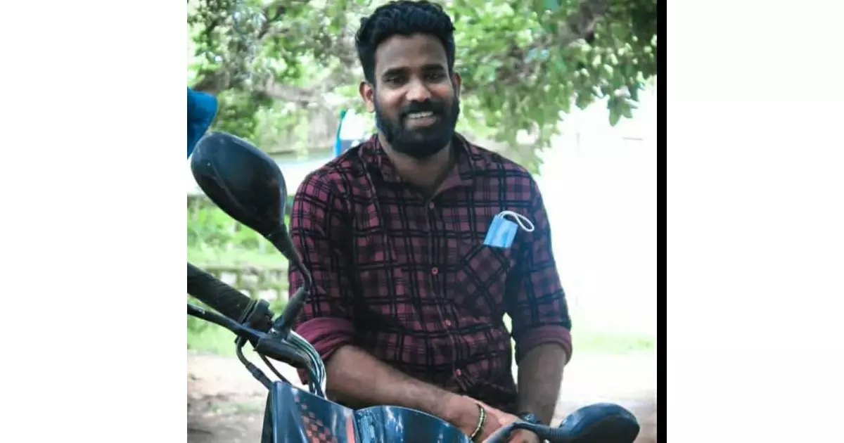 തിരുവനന്തപുരത്ത് ഡി.വൈ.എഫ്.ഐ പ്രവര്ത്തകന് തൂങ്ങിമരിച്ച നിലയില് തിരുവനന്തപുരത്ത് ഡി.വൈ.എഫ്.ഐ പ്രവര്ത്തകന് തൂങ്ങിമരിച്ച നിലയില്