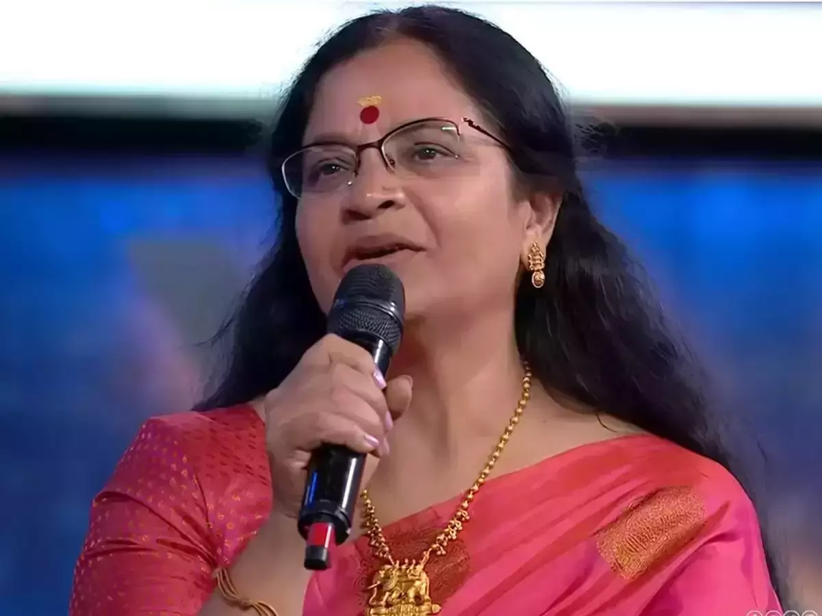 ഇരയെ കാണാനുള്ള സന്മനസ് ശ്രീലേഖയ്ക്ക് ഉണ്ടായില്ല, വെളിപ്പെടുത്തലിന് പിന്നിൽ ആരുടെയോ പ്രലോഭനം: ഭാഗ്യലക്ഷ്മി ഇരയെ കാണാനുള്ള സന്മനസ് ശ്രീലേഖയ്ക്ക് ഉണ്ടായില്ല, വെളിപ്പെടുത്തലിന് പിന്നിൽ ആരുടെയോ പ്രലോഭനം: ഭാഗ്യലക്ഷ്മി