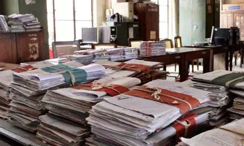 കെട്ടിട നമ്പര് തട്ടിപ്പ്: ക്രമക്കേടാണ് തദ്ദേശസ്ഥാപനങ്ങളിലെ കീഴ്വഴക്കം കെട്ടിട നമ്പര് തട്ടിപ്പ്: ക്രമക്കേടാണ് തദ്ദേശസ്ഥാപനങ്ങളിലെ കീഴ്വഴക്കം