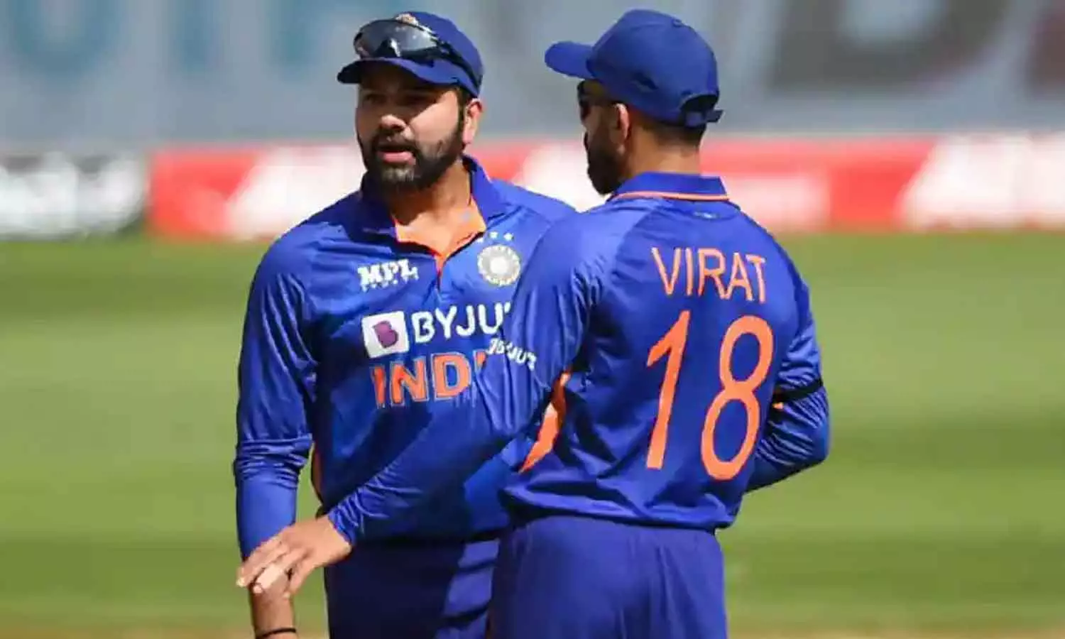 കോഹ്ലിയും ഉണ്ട്: മോശം ഫോമിലും ചേർത്ത്പിടിച്ച് രോഹിത് ശർമ്മ കോഹ്ലിയും ഉണ്ട്: മോശം ഫോമിലും ചേർത്ത്പിടിച്ച് രോഹിത് ശർമ്മ