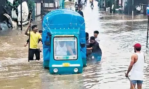 ദോസ്വാദ അണക്കെട്ട് നിറഞ്ഞുകവിഞ്ഞു; ഗുജറാത്തില്‍ മഴക്കെടുതിയില്‍ മരണം 63 ആയി