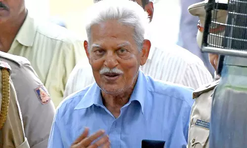 ഭീമ കൊറേഗാവ് കേസ്: സ്ഥിരം ജാമ്യം തേടിയുള്ള വരവരറാവുവിന്റെ അപേക്ഷ പരിഗണിക്കുന്നത് നീട്ടി