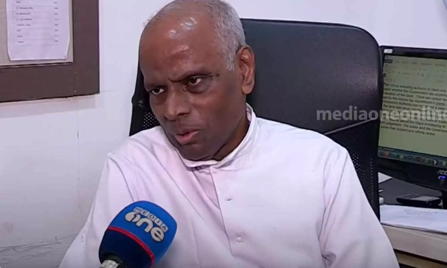 ഭൂമി ഇടപാട് കേസിൽ കർദിനാൾ ആലഞ്ചേരിക്ക് ക്ലീൻചിറ്റ് നൽകിയതിനെ രൂക്ഷമായി വിമർശിച്ച് ഫാദർ പോൾ തേലക്കാട് ഭൂമി ഇടപാട് കേസിൽ കർദിനാൾ ആലഞ്ചേരിക്ക് ക്ലീൻചിറ്റ് നൽകിയതിനെ രൂക്ഷമായി വിമർശിച്ച് ഫാദർ പോൾ തേലക്കാട്