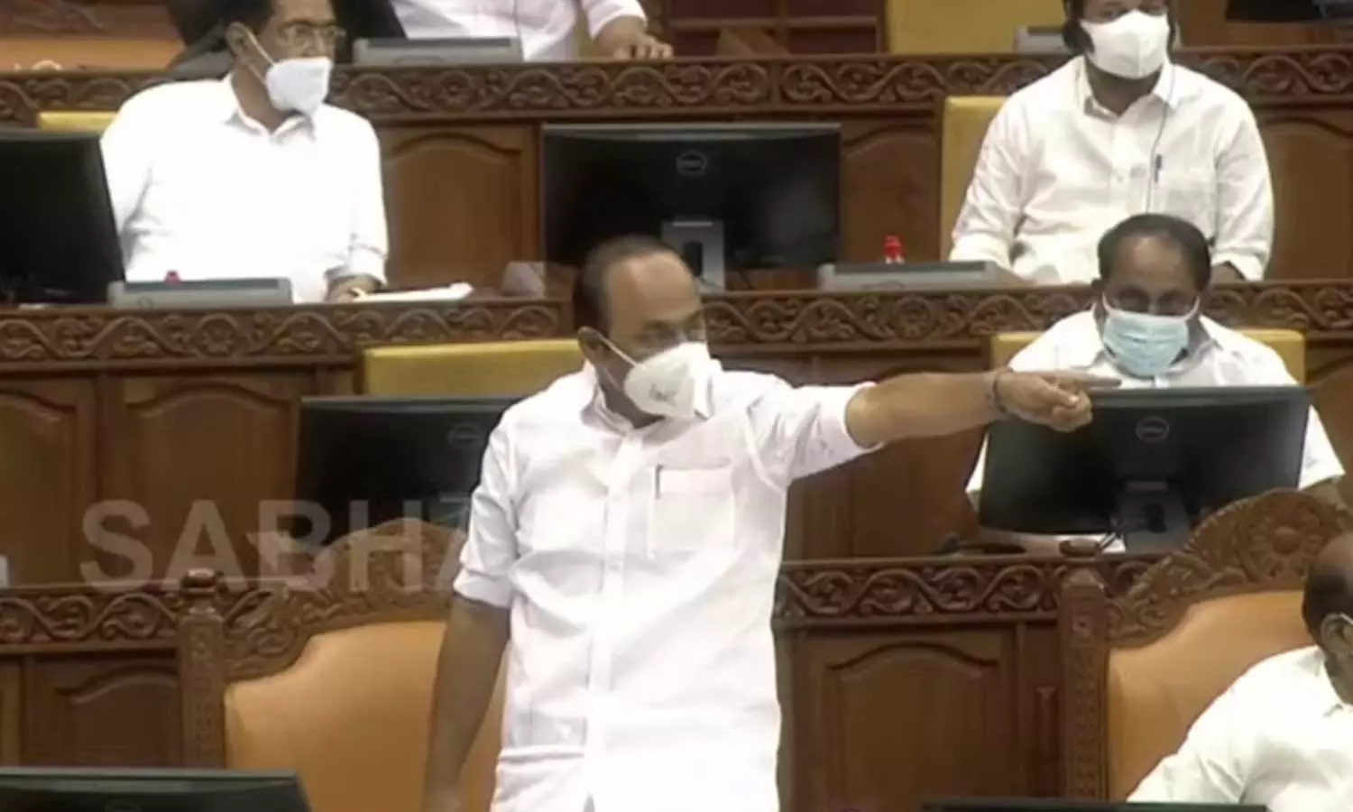 ബോംബ് ഉണ്ടാക്കുന്നതിനിടെ കൊല്ലപ്പെട്ടവർ രക്തസാക്ഷികളെന്ന് പറഞ്ഞയാളാണ് കേരളത്തിന്റെ മുഖ്യമന്ത്രി: വി.ഡി സതീശൻ ബോംബ് ഉണ്ടാക്കുന്നതിനിടെ കൊല്ലപ്പെട്ടവർ രക്തസാക്ഷികളെന്ന് പറഞ്ഞയാളാണ് കേരളത്തിന്റെ മുഖ്യമന്ത്രി: വി.ഡി സതീശൻ