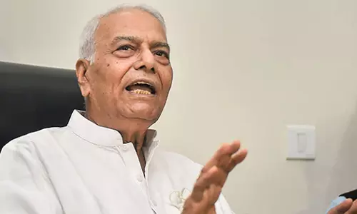 എന്‍.ഡി.എ രാഷ്ട്രപതി സ്ഥാനാര്‍ഥിയെ പിന്തുണയ്ക്കാന്‍ ഉദ്ധവ് താക്കറെ  നിര്‍ബന്ധിതനായി: യശ്വന്ത് സിന്‍ഹ