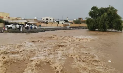 ഒമാനില് ഒരാഴ്ചയായി തുടരുന്ന മഴയില് ഇതുവരെ മരിച്ചത് 16 പേര് ഒമാനില് ഒരാഴ്ചയായി തുടരുന്ന മഴയില് ഇതുവരെ മരിച്ചത് 16 പേര്