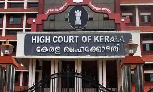 കിട്ടാനുള്ളത് 17 ലക്ഷത്തിലേറെ രൂപ; സർക്കാറിനെതിരെ കോടതി കയറി കരാർ ജീവനക്കാർ