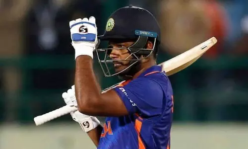 സഞ്ജുവിനെ വീണ്ടും തഴഞ്ഞു: ട്വിറ്ററിൽ ബഹളം, ട്രെൻഡിങ് സഞ്ജുവിനെ വീണ്ടും തഴഞ്ഞു: ട്വിറ്ററിൽ ബഹളം, ട്രെൻഡിങ്