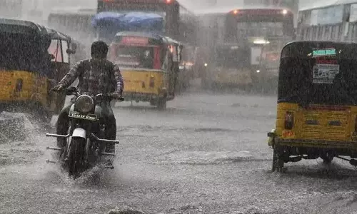 തെലങ്കാനയിൽ കനത്ത മഴ തുടരുന്നു; ആളുകളെ ദുരിതാശ്വാസ ക്യാമ്പുകളിലേക്ക് മാറ്റി