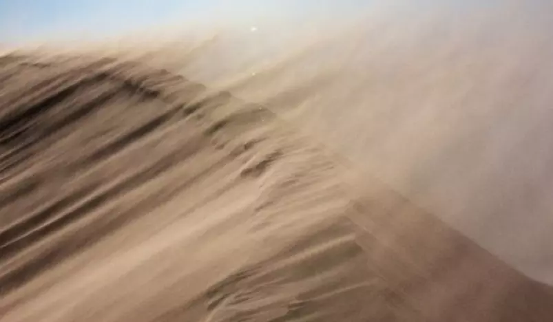 വരണ്ട കാറ്റും കനത്ത ചൂടുമായി ഖത്തറില് വിഷക്കാറ്റ് വീശിത്തുടങ്ങി വരണ്ട കാറ്റും കനത്ത ചൂടുമായി ഖത്തറില് വിഷക്കാറ്റ് വീശിത്തുടങ്ങി