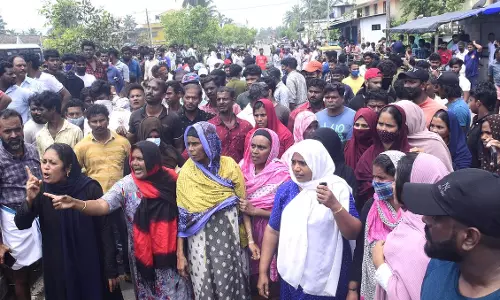 ആവിക്കല്‍ തോട് സമരക്കാര്‍ക്കെതിരെ ഗുണ്ടാനിയമപ്രകാരം കേസ്; പ്രതിഷേധം ശക്തം