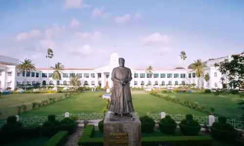 സെക്രട്ടറിയേറ്റിലും പരിസരത്തും സിനിമ-സീരിയൽ ചിത്രീകരണങ്ങൾ നിരോധിച്ചു