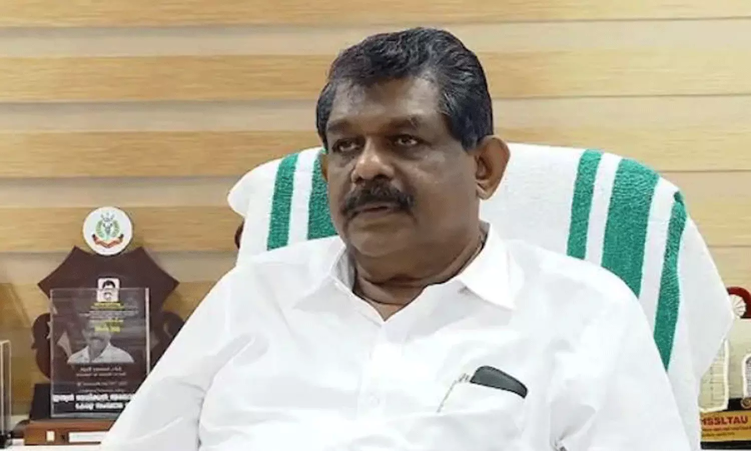 തൊണ്ടി മുതൽ കോടതിയിൽ നിന്ന് മാറ്റിയത് ആൻറണിരാജു; മന്ത്രിയെ വെട്ടിലാക്കി രേഖകൾ