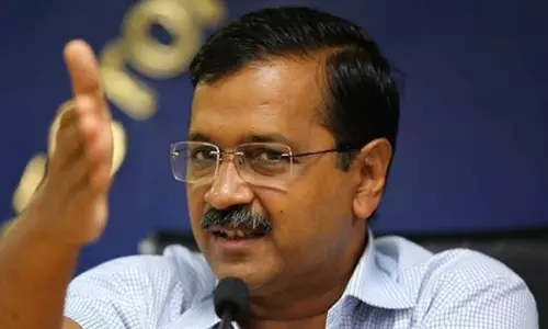 സവർക്കറുടെ മക്കളെ പേടിയില്ല;ഡൽഹി ലഫ്റ്റനൻറ് ഗവർണർക്കെതിരെ കെജ്രിവാൾ സവർക്കറുടെ മക്കളെ പേടിയില്ല;ഡൽഹി ലഫ്റ്റനൻറ് ഗവർണർക്കെതിരെ കെജ്രിവാൾ