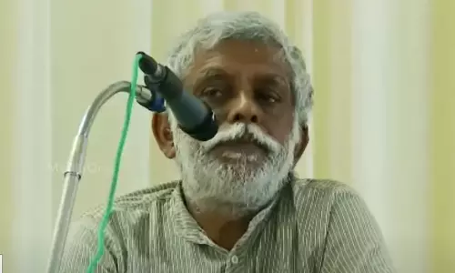 സാഹിത്യകാരൻ സിവിക് ചന്ദ്രനെതിരെ ലൈംഗികാതിക്രമത്തിന് കേസ്