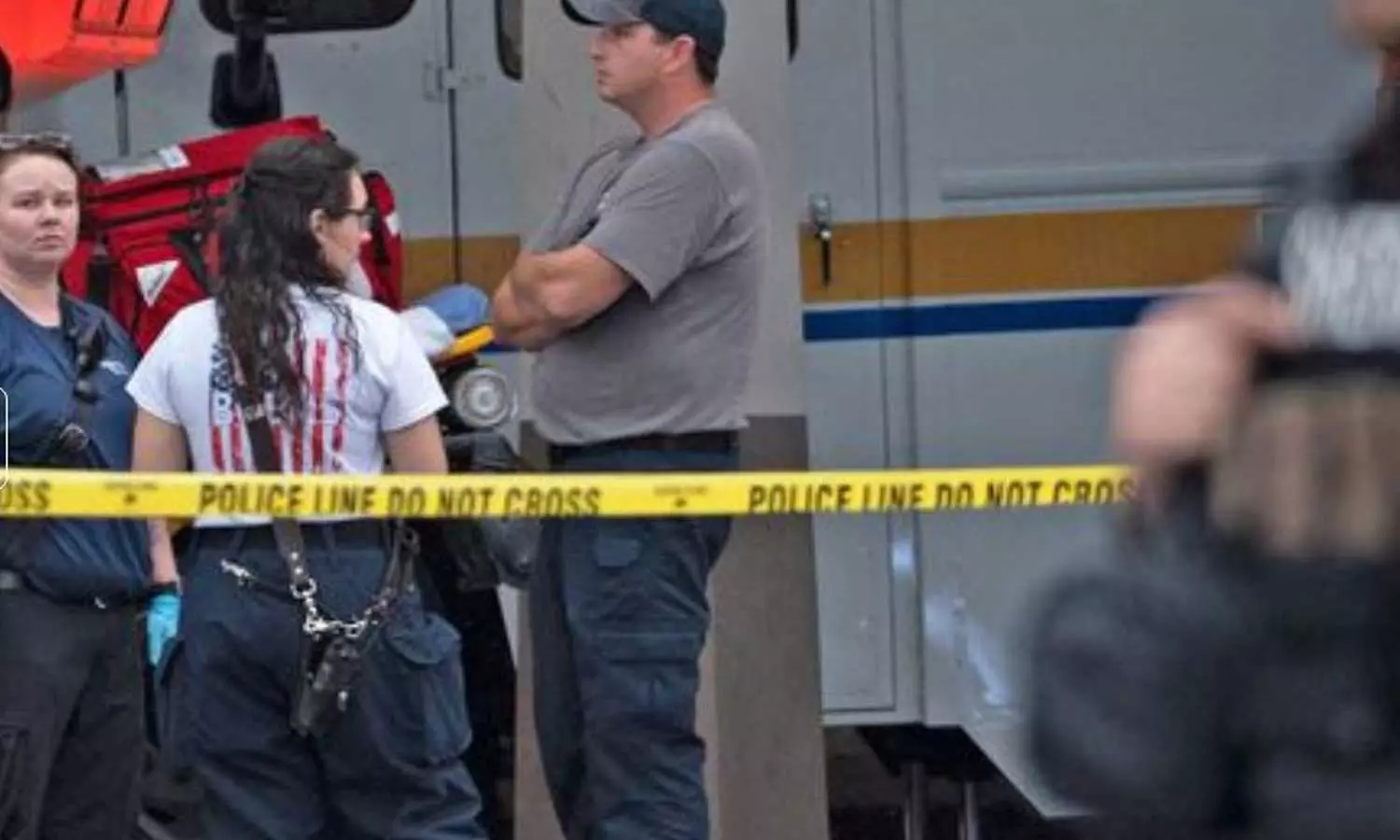 അമേരിക്കയിൽ മാളില് വെടിവെപ്പ്; നാല് മരണം അമേരിക്കയിൽ മാളില് വെടിവെപ്പ്; നാല് മരണം