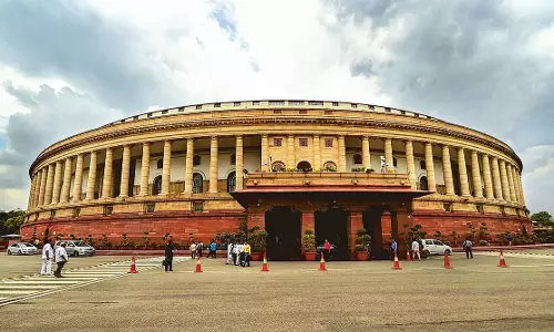 പദങ്ങളുടെ വിലക്ക്; പാര്ലമെന്റിന്റെ ഇരുസഭകളിലും അടിയന്തര പ്രമേയത്തിന് നോട്ടിസ് പദങ്ങളുടെ വിലക്ക്; പാര്ലമെന്റിന്റെ ഇരുസഭകളിലും അടിയന്തര പ്രമേയത്തിന് നോട്ടിസ്