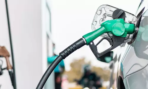 ആഗോള വിപണിയിൽ വിലകുറഞ്ഞു; പെട്രോളിനും ഡീസലിനും വില കുറച്ച് പാകിസ്താൻ