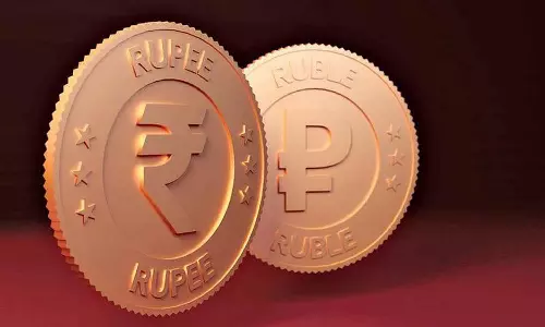 തകർന്നടിഞ്ഞ് രൂപ; ചരിത്രത്തിൽ ആദ്യമായി ഡോളറിനെതിരെ രൂപയുടെ മൂല്യം 80ൽ