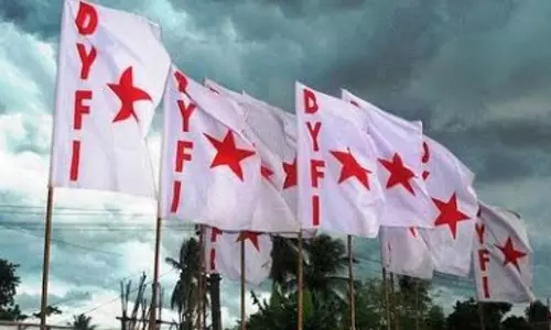 ജാതിവാദികളായ മഹിളാ കോൺഗ്രസും കെ സുധാകരനും മാപ്പ് പറയണം: ഡി.വൈ.എഫ്.ഐ