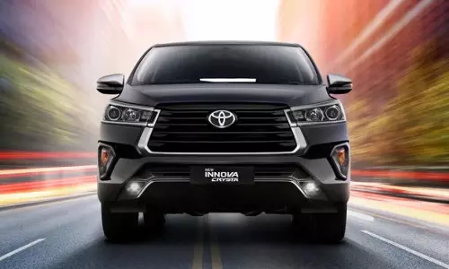 മന്ത്രിമാർക്ക് പുതിയ വാഹനം; നാല് ഇന്നോവ ക്രിസ്റ്റ വാങ്ങുന്നതിന് 1.30 കോടി അനുവദിച്ചു