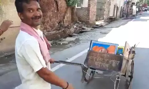 പണിമുടക്കുമെന്ന് യൂണിയൻ: മോദിയുടെയും യോഗിയുടെയും ചിത്രങ്ങൾ മാലിന്യങ്ങൾക്കൊപ്പം കൊണ്ടുപോയ ശുചീകരണ തൊഴിലാളിയെ തിരിച്ചെടുത്തു