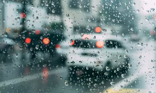 യു.എ.ഇയുടെ ചില ഭാഗങ്ങളിൽ മഴ ലഭിച്ചു;   വാഹനമോടിക്കുന്നവർക്ക് ജാഗ്രതാ നിർദേശം